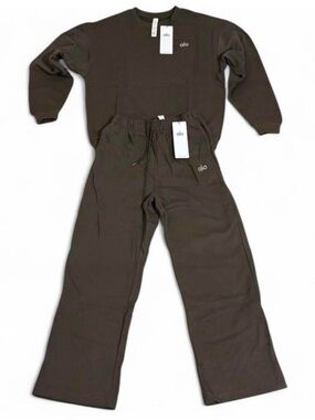 ALO Yoga Chocolate Brown Crewneck Sweatshirt and Sweatpants Set